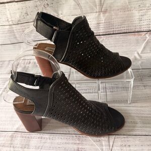 Steve Madden Peep Toe Booties 6.5 Perforated Ankle Strap Open Heel Womens Shoes